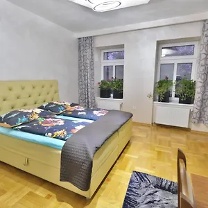 Lux Prestige Apartamento